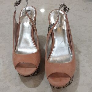 Calvin Klein. Soft Pink Suede and Silver Platform. Size 8M.